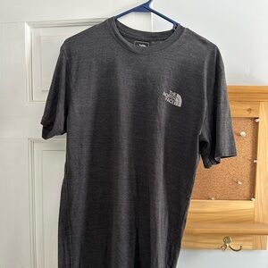 Men’s size medium The North Face hoodie T-shirt